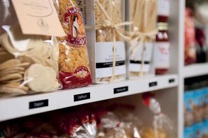 Dymo D1 tape 19 mm, zwart op wit, pak van 10 stuks