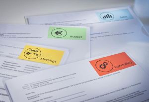 Avery &eacute;tiquettes universelles color&eacute;es ft 70 x 37 mm (l x h), 2400 pi&egrave;ces, vert