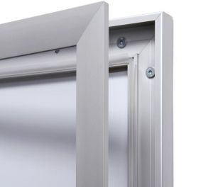 Vitrine voor binnen en buiten, ft 4 x A4 (670 x 500 mm)