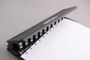 Atoma perforateur noir, 11 trous