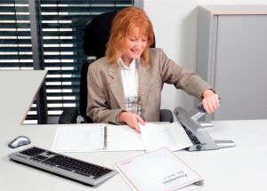 Leitz 23-gaats perforator Heavy Duty 5115