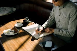 Moleskine carnet de notes, ft 9 x 14 cm, lign&eacute;, couverture solide, 192 pages, noir