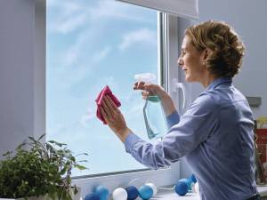 Tesa crochet adh&eacute;sif pour des surfaces int&eacute;rieures transparentes et verre, supporte 1 kg