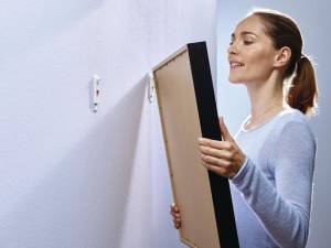 Tesa clou adh&eacute;sive pour papier et pl&acirc;tre, r&eacute;glable, supporte 1 kg, blister de 2 pi&egrave;ces