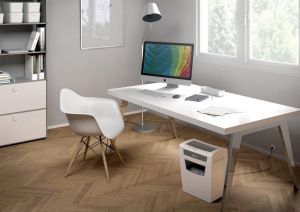 Leitz IQ Home Office Papiervernietiger P4