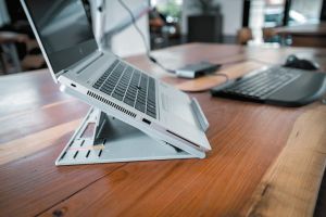 Kensington SmartFit Easy Riser Go support pour ordinateur portable, jusqu'&agrave; 17 pouces, gris