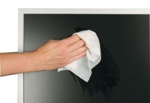 Q-CONNECT reinigingsspray voor scherm en toetsenbord inclusief doek pompspray van 250 ml