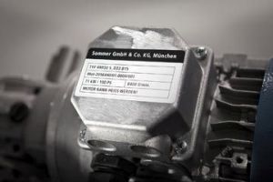 Avery &eacute;tiquettes poly&eacute;thyl&egrave;ne ultra-r&eacute;sistantes ft 63,5 x 33,9 mm (l x h), bo&icirc;te de 240 &eacute;tiquettes