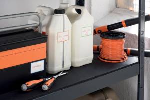 Avery Family weerbestendige etiketten, ft 4,5 x 6,5 cm, etui met 16 etiketten in geassorteerde kleuren