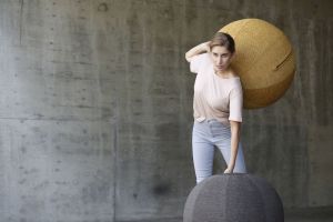 Vluv Stov zitbal Concrete 55cm